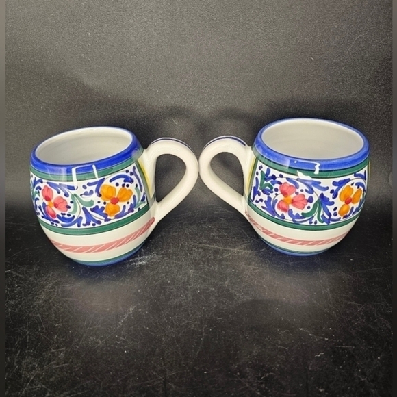 Vintage hand painted coffee mugs from Italy‎